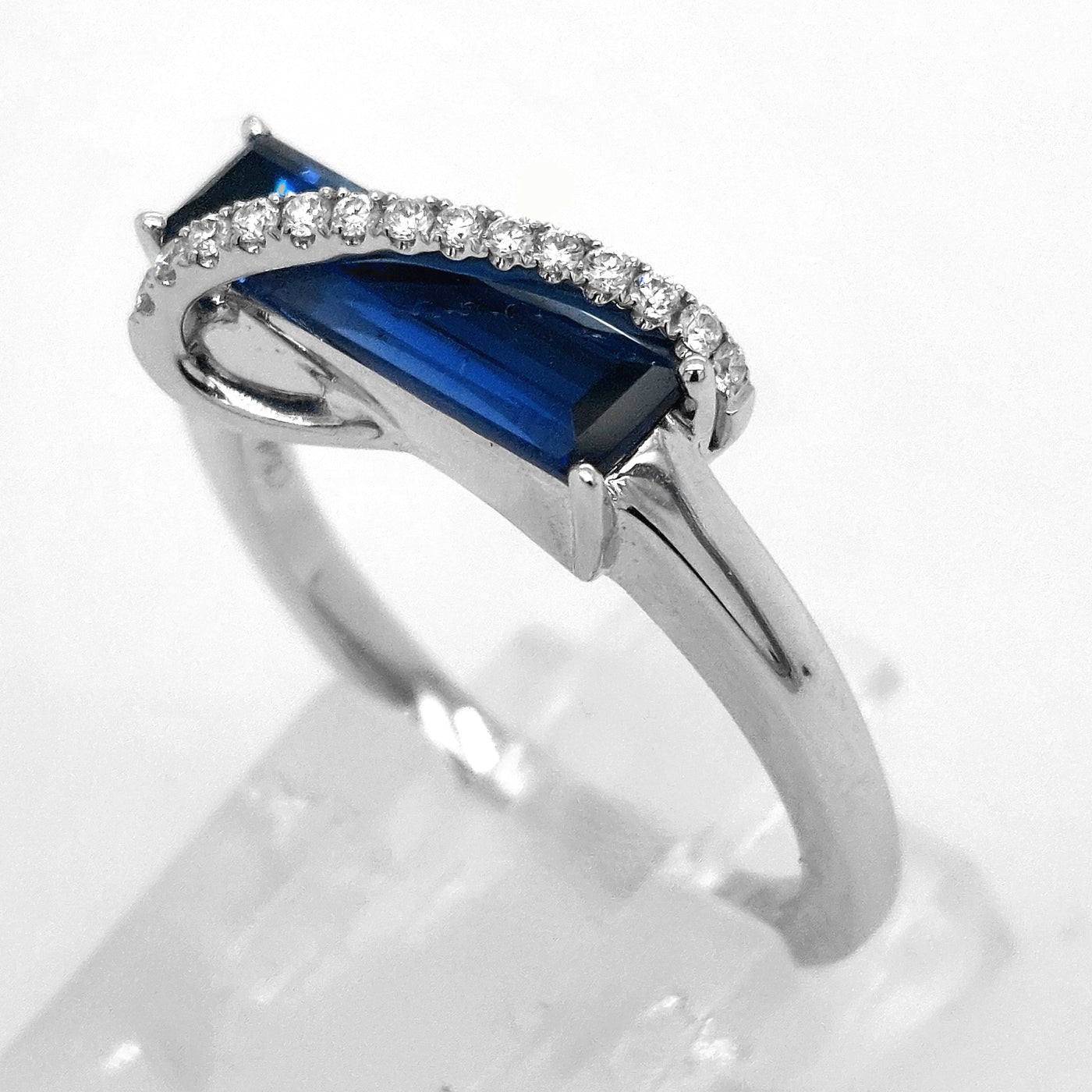 14KW Chatham Lab-Grown Blue Sapphire Ring