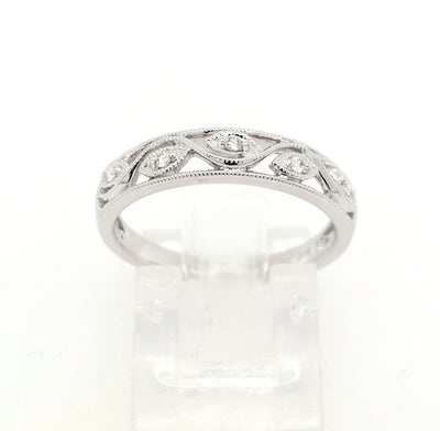 14KW Diamond Filigree Leaf Design Band