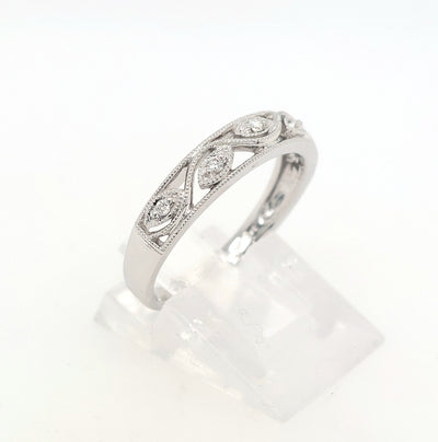 14KW Diamond Filigree Leaf Design Band