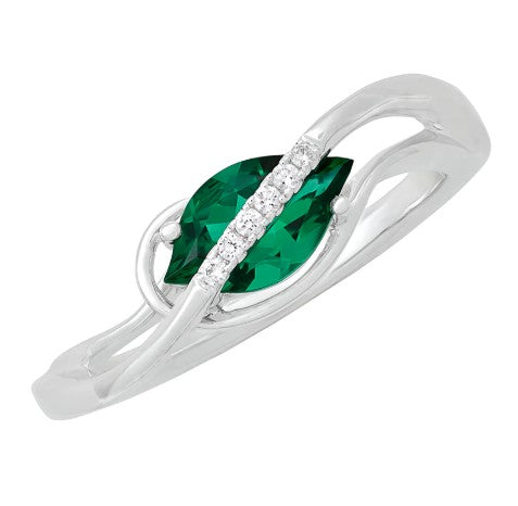 14KY Chatham Lab-Grown Flame-cut Emerald and Diamond Ring (Size 6.50)