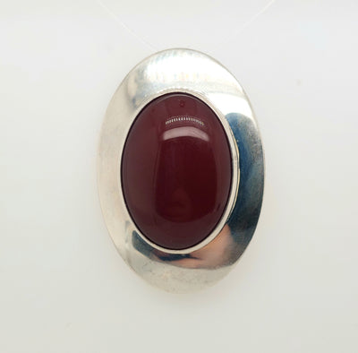 SS Oval Carnelian Brooch 10.8g