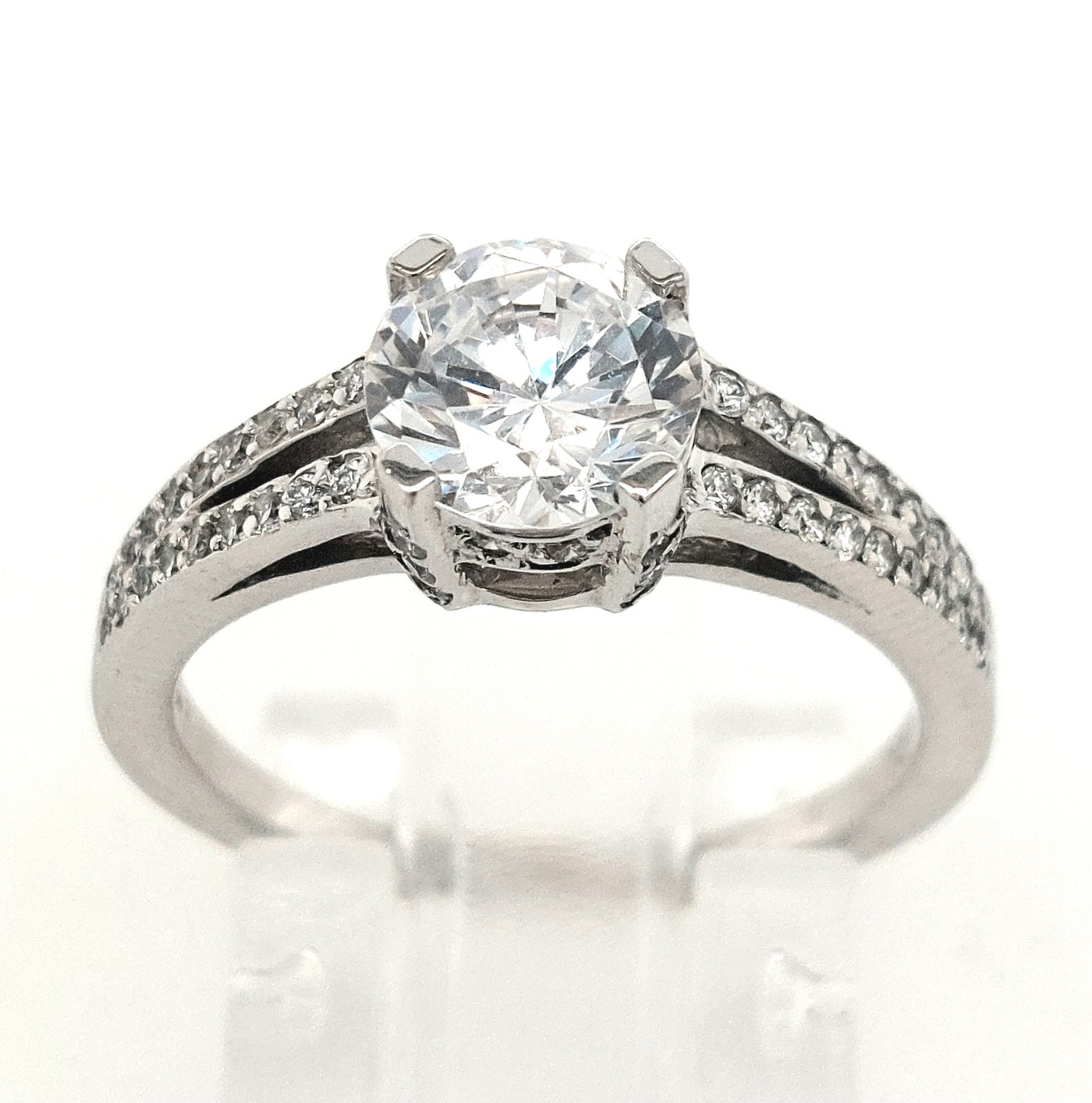 18KWG .18ctTW G-H/VS Diamond Semi-Mount Ring w/CZ center