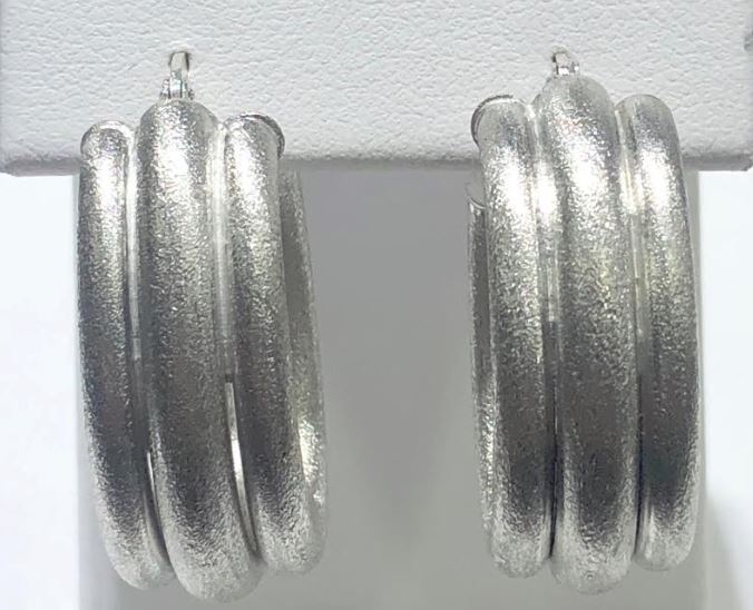 14KW Oval Textured Hoop Earring Pair